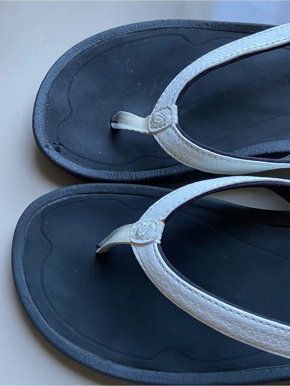 OluKai classic thong
